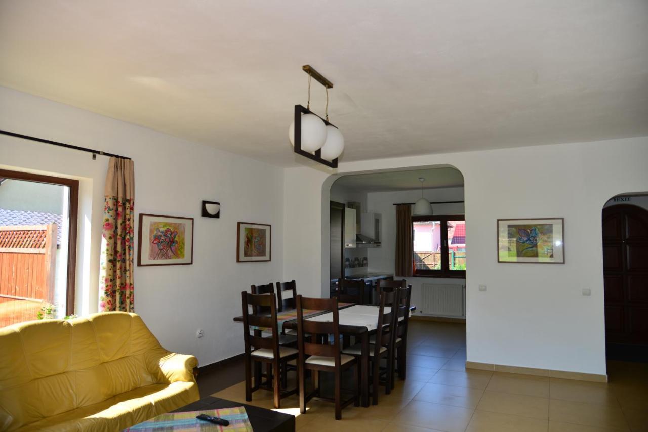 Casa Rudi & Ella Hotel Sălişte Bagian luar foto