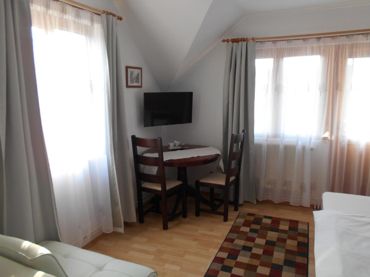 Casa Rudi & Ella Hotel Sălişte Bagian luar foto
