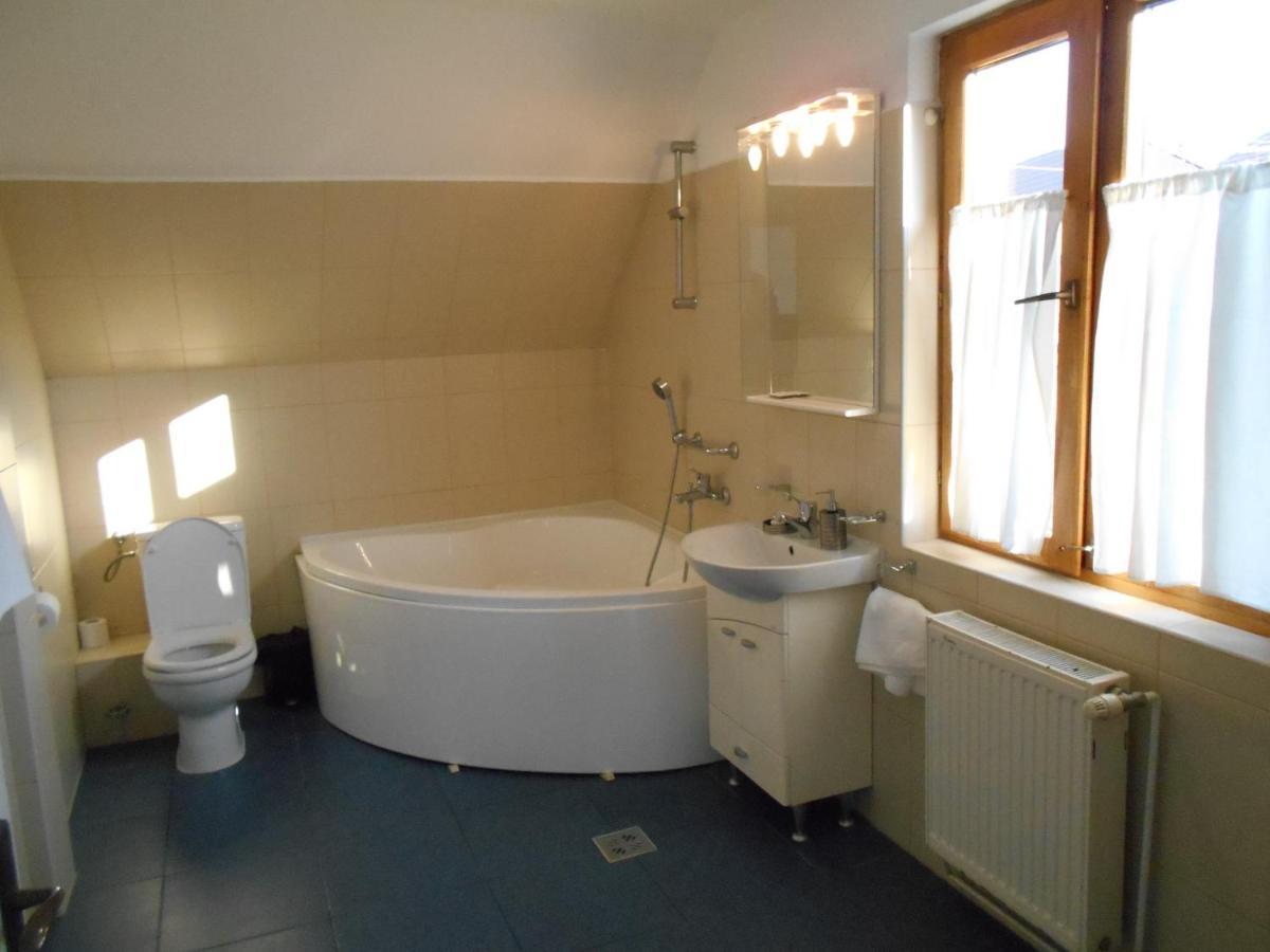 Casa Rudi & Ella Hotel Sălişte Bagian luar foto